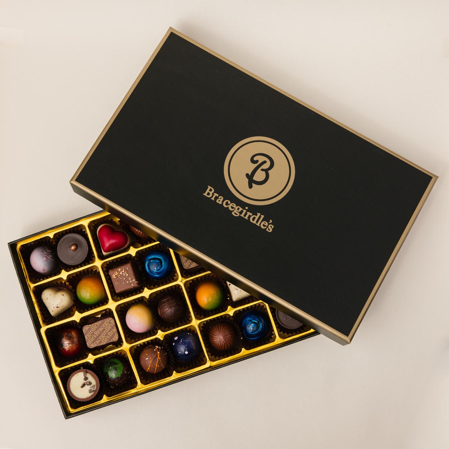 32pc Signature Selection